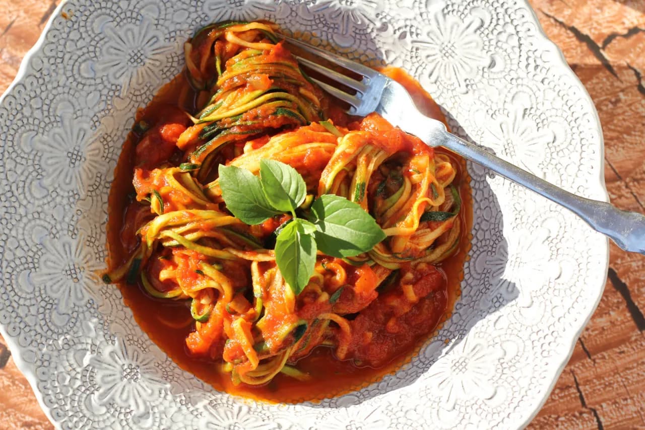Zdrowe spaghetti z cukinii: łatwy przepis na bezglutenową alternatywę