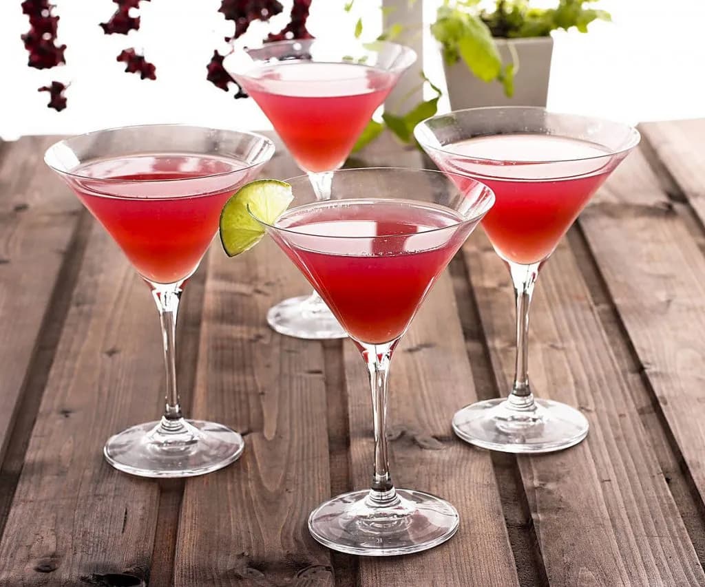 Kieliszek do koktajli – jak wybrać idealny do Twoich drinków?