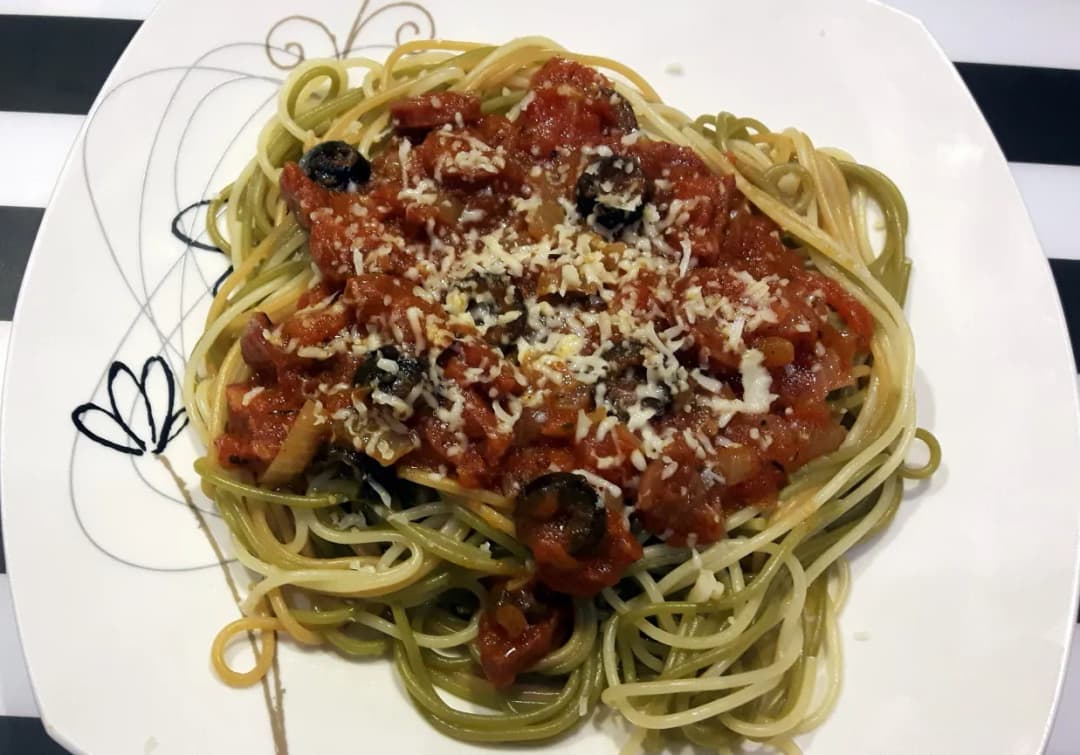 Szybkie spaghetti z chorizo, które zachwyci Twoje podniebienie