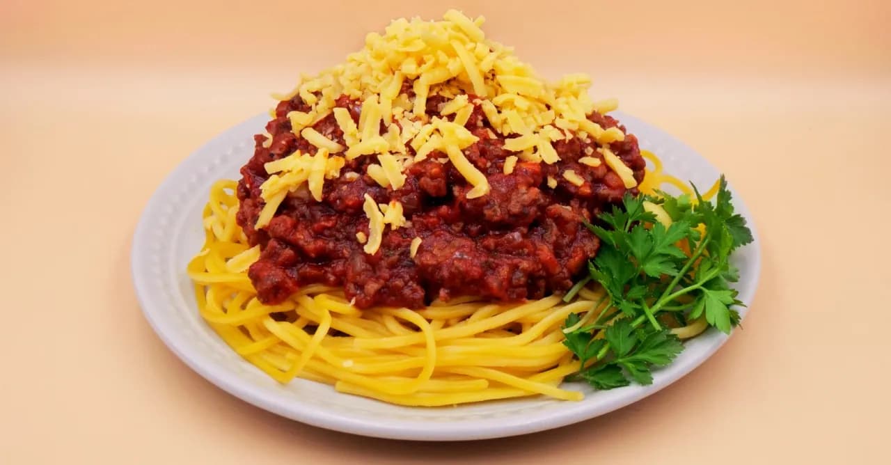 Spaghetti bolognese z passaty - idealny przepis na pyszny sos