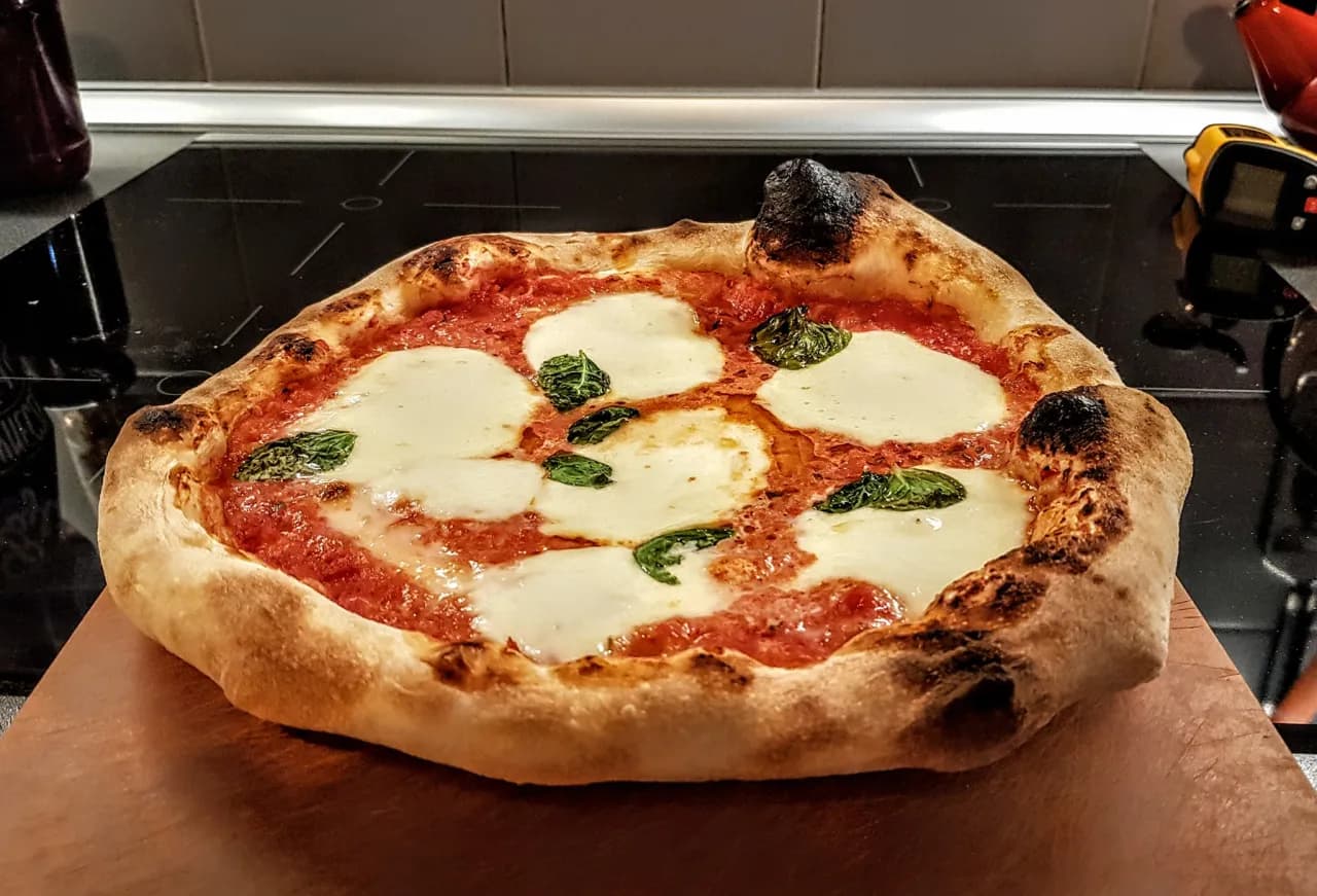 Jak zrobić pizzę w domu – łatwy przepis na idealne ciasto i dodatki