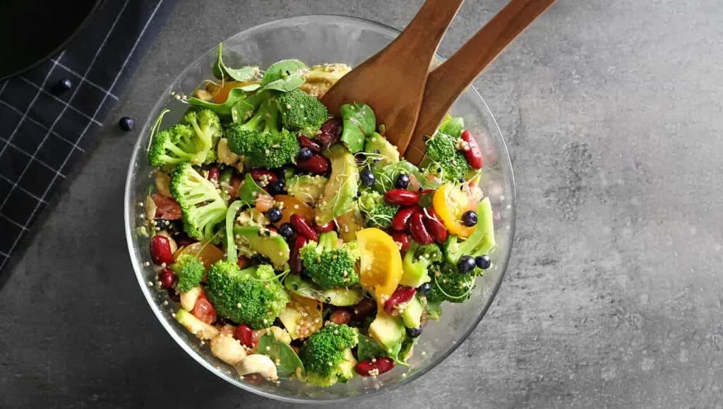 Jak ugotować brokuły do sałatki, aby zachować ich chrupkość i smak