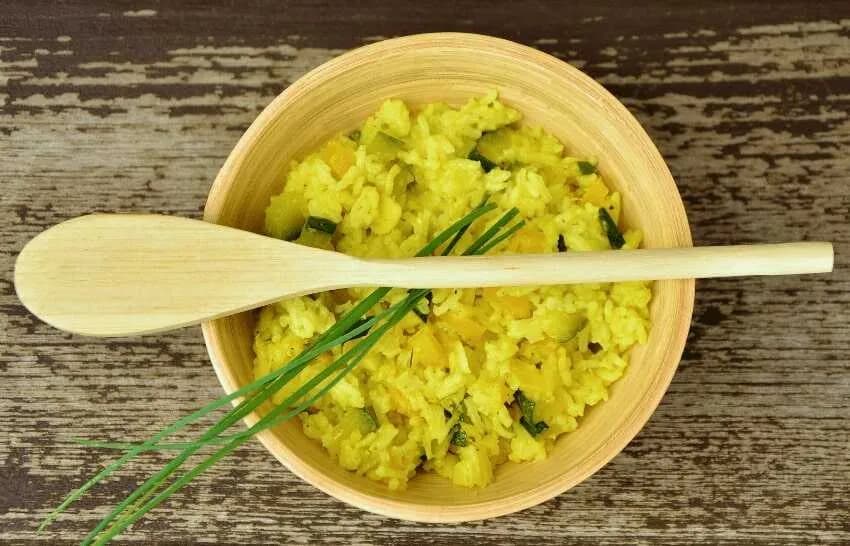 Ile bulionu do risotto? Odkryj idealne proporcje dla smaku