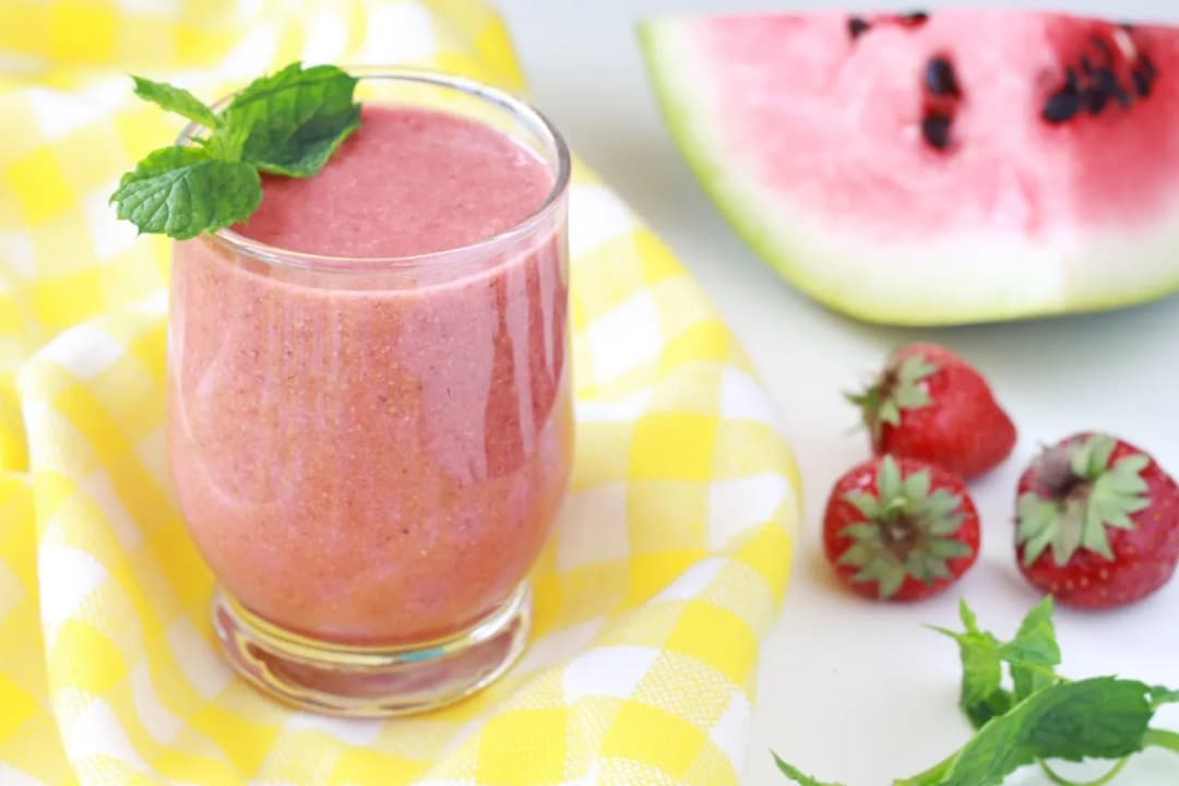 Orzeźwiający koktajl z arbuza, który pokona upał i zaspokoi pragnienie