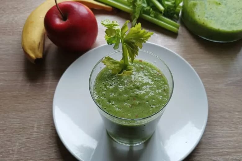 Koktajl z selera - zdrowy przepis na orzeźwiający napój pełen witamin