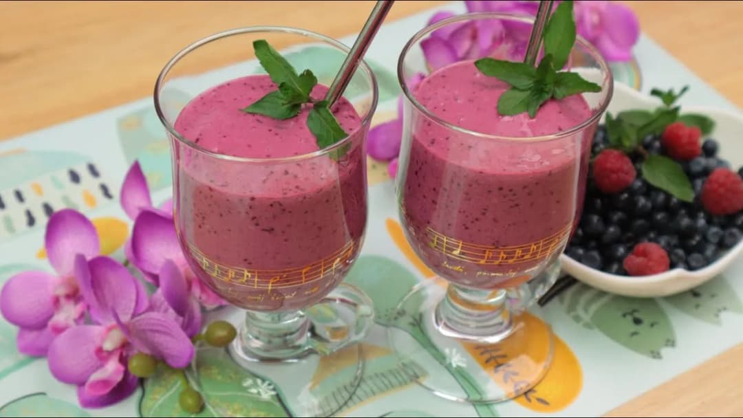 Pyszny koktajl jagodowy – szybki przepis na zdrowy napój bez cukru